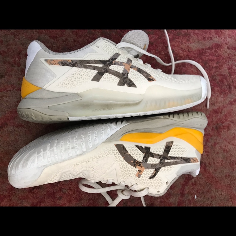 Asics court shoes. Worn once. Sz 6 1/2